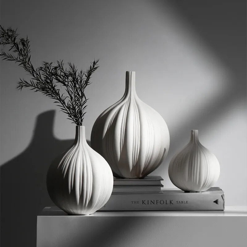 Modern White Ceramic Vases For Artificial Flowers Decorative Figurines